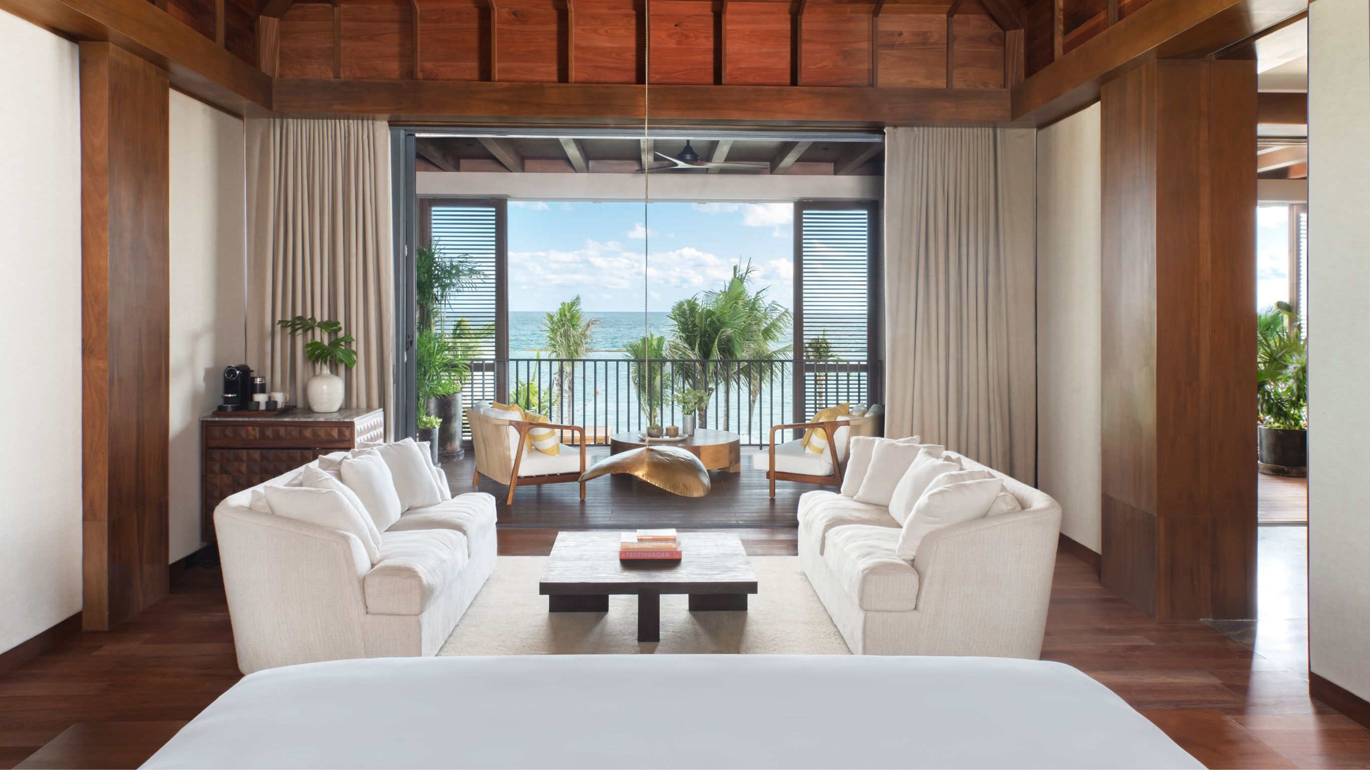Beachfront Villa_Master Bedroom with king bed and sitting area